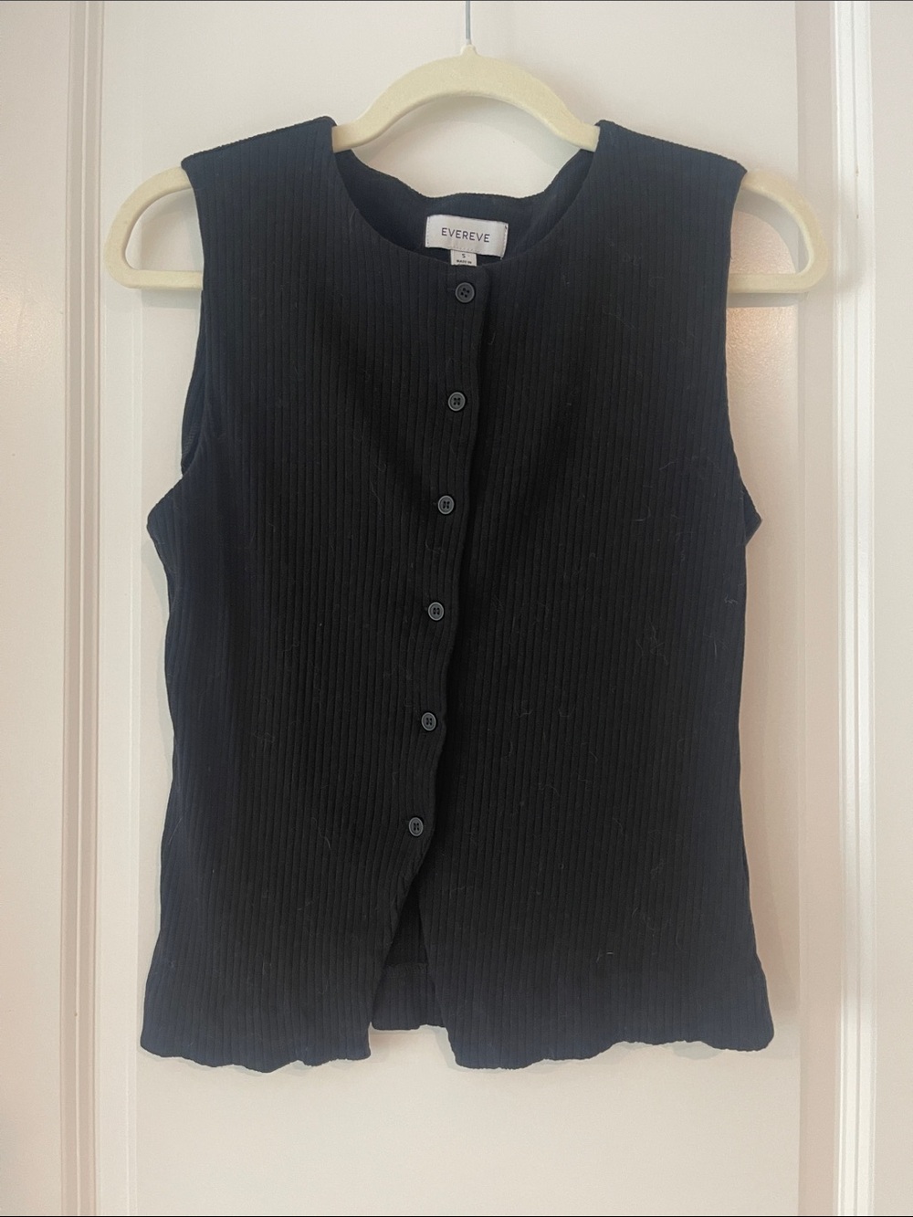 Evereve Black Ribbed Button-Front Sleeveless Tank
